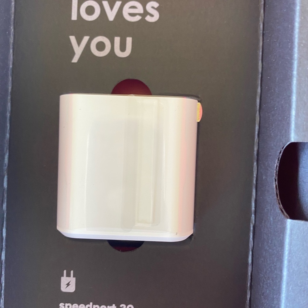 ZAGG mophie New Phone Essentials Kit 360 Screen Protection 30W Wall Charger - Picture 9 of 16